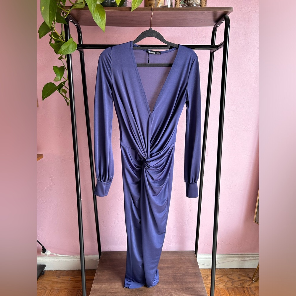 Stunning deep V silk like dress!